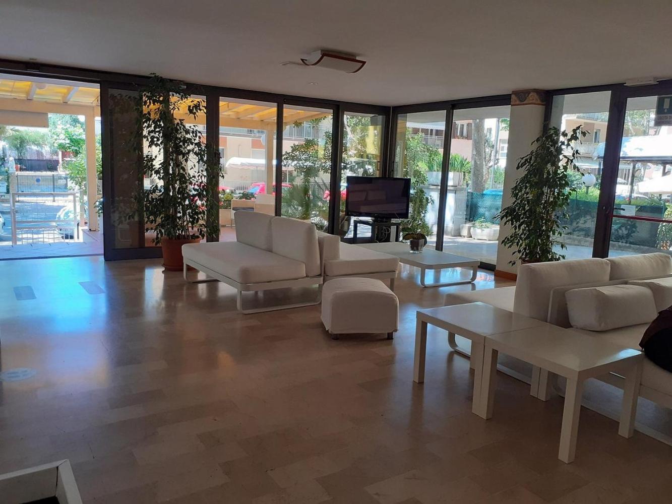 Hotel Ambasciata Cesenatico Ngoại thất bức ảnh
