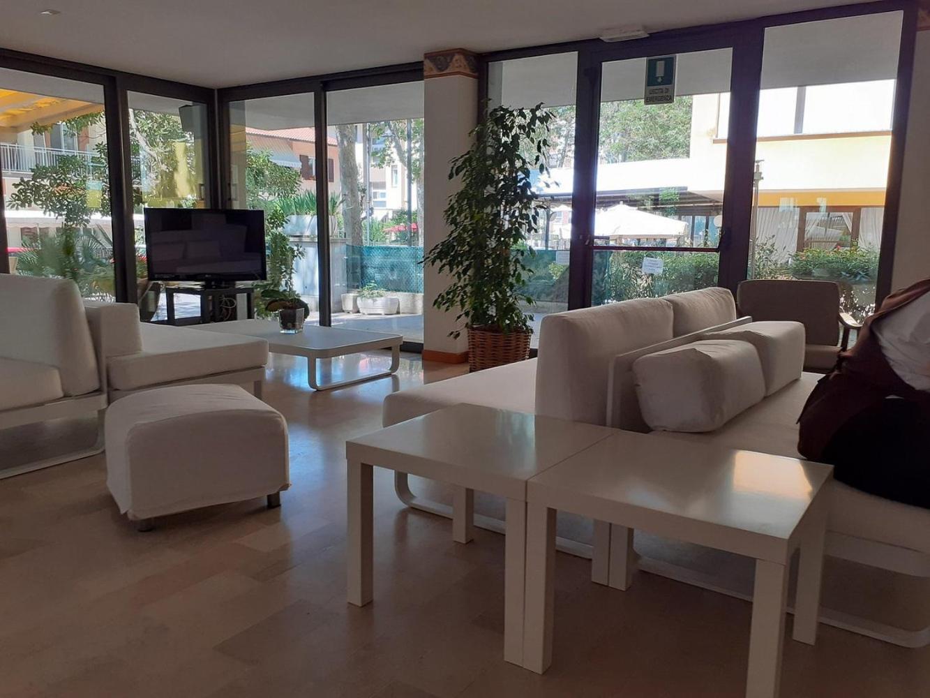 Hotel Ambasciata Cesenatico Ngoại thất bức ảnh